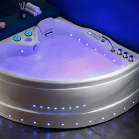Love Room- Spa- Escale Amoureuse Puygaillard-de-Quercy Zewnętrze zdjęcie